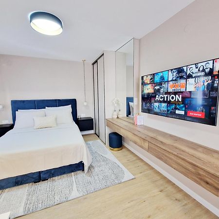 Apartments Jasna ロヴィニ エクステリア 写真