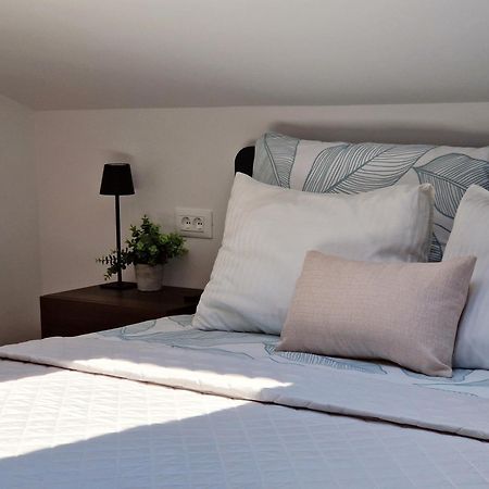 Apartments Jasna ロヴィニ エクステリア 写真