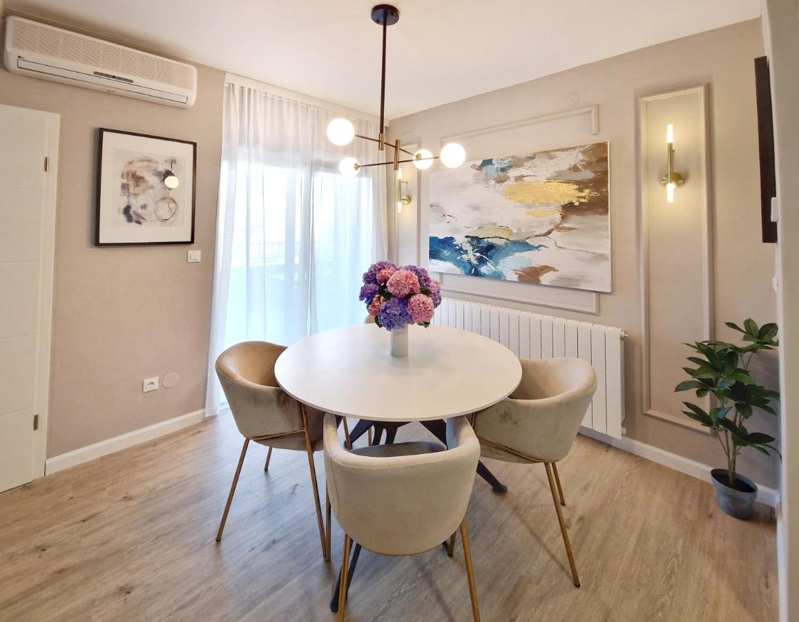 Apartments Jasna ロヴィニ エクステリア 写真