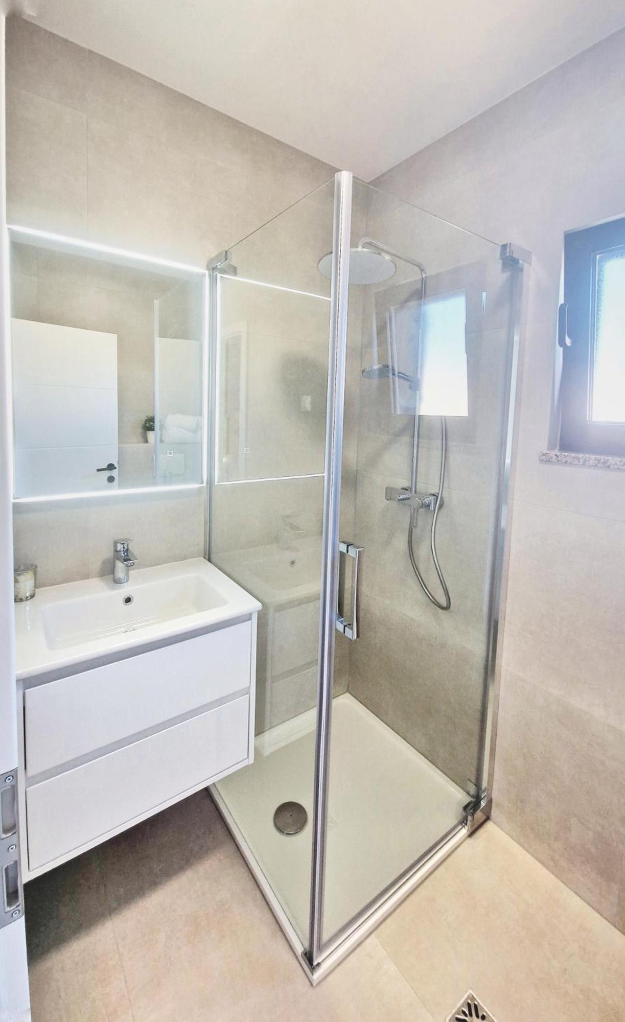 Apartments Jasna ロヴィニ エクステリア 写真