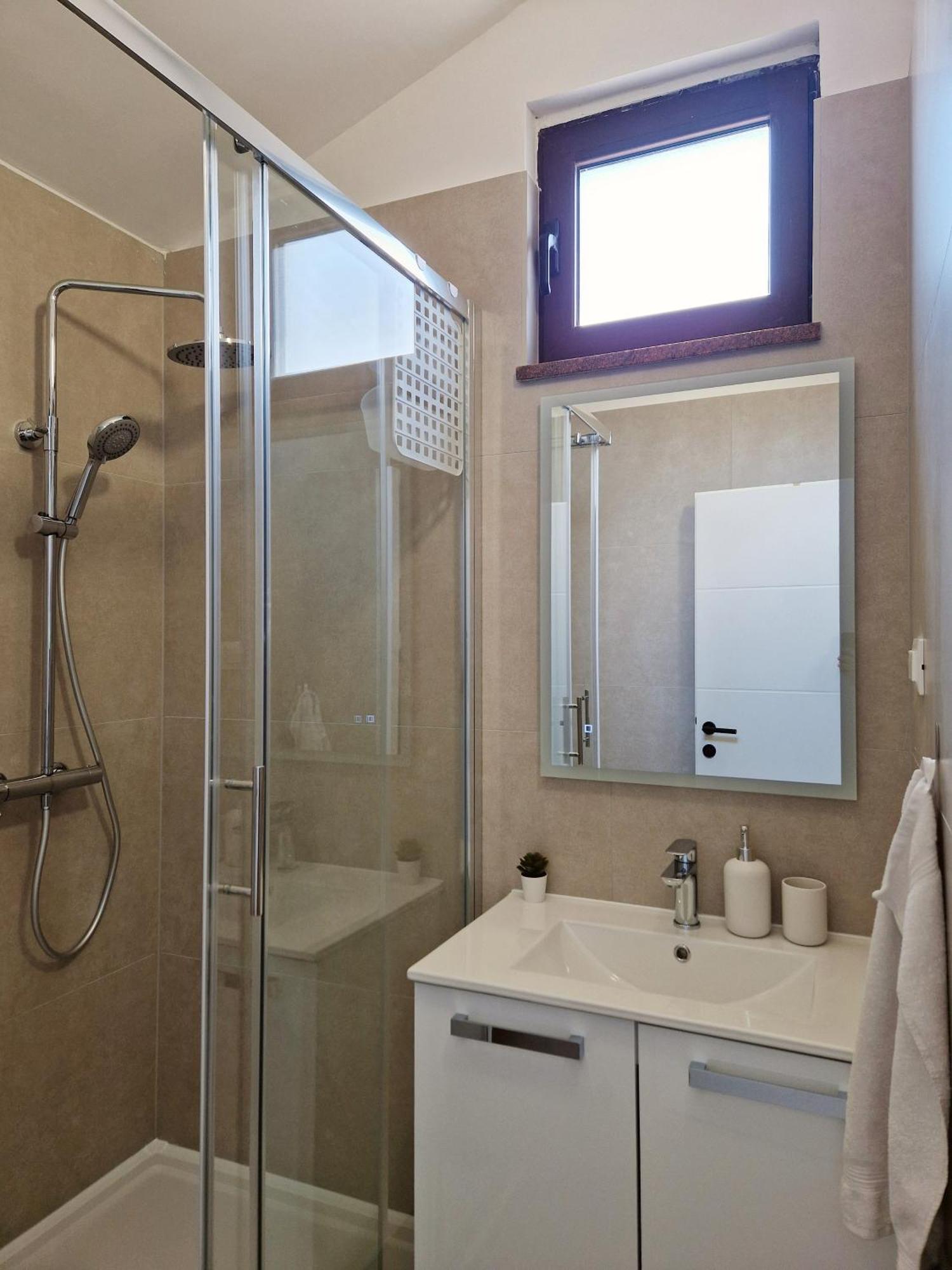 Apartments Jasna ロヴィニ エクステリア 写真