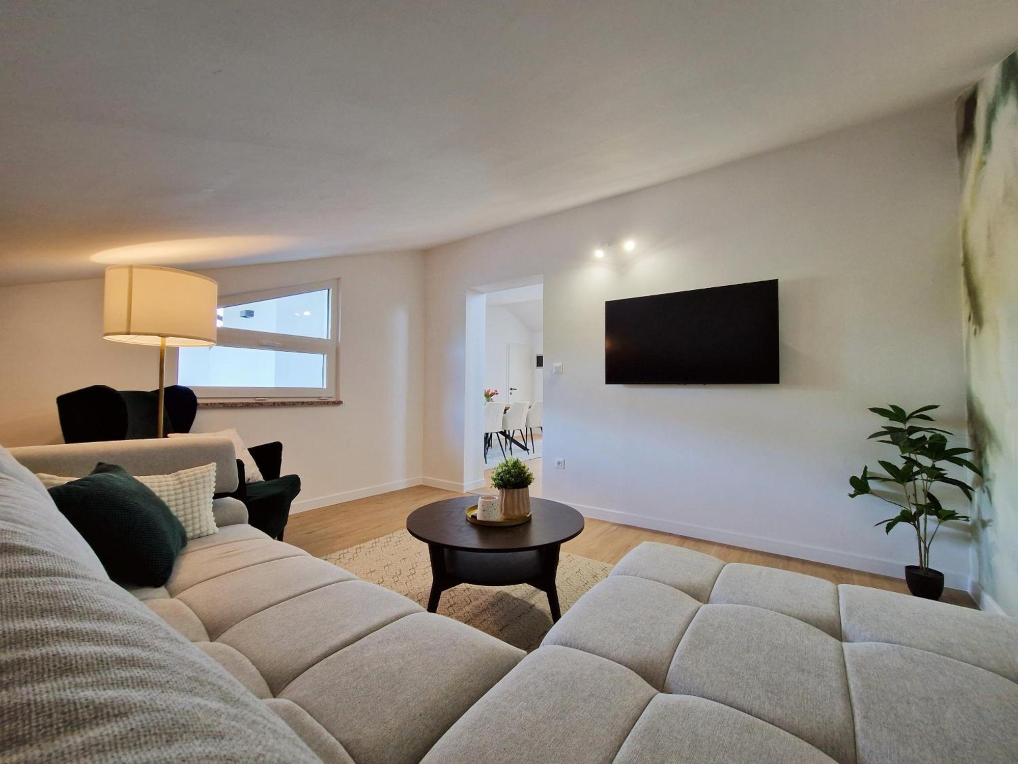 Apartments Jasna ロヴィニ エクステリア 写真